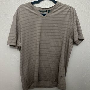 Men’s Perry Ellis V-neck shirt size X-Large